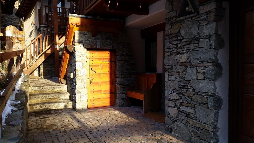 Eco Chalet Maison Dominique Challand-Saint-Anselme Exterior foto